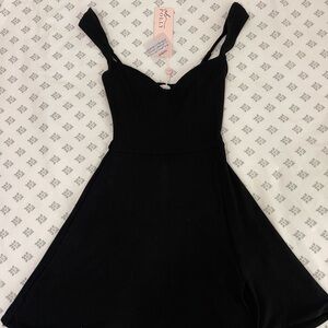 Oh Polly Jolie Sweetheart Neckline Mini Dress in Black